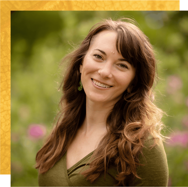 Elizabeth Astor, Licensed Acupuncturist, Herbalist, and Medical Intuitive, smiling outdoors.